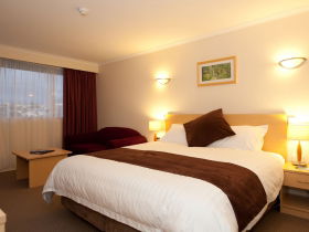 BEST WESTERN Balmoral Motor Inn - Accommodation Broadbeach 1
