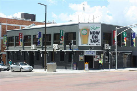 Herbert Hotel - Accommodation Broadbeach 16