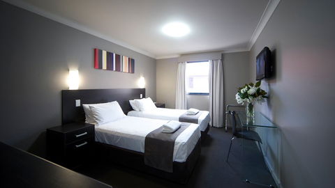 BEST WESTERN Blackbutt Inn - Accommodation Broadbeach 1