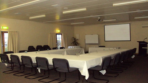 BEST WESTERN Beachfront At Bicheno - Accommodation Broadbeach 2