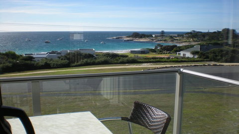 BEST WESTERN Beachfront At Bicheno - Accommodation Broadbeach 3