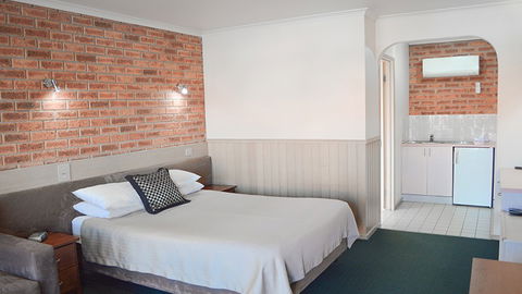 BEST WESTERN Colonial Motor Inn - Accommodation Broadbeach 0