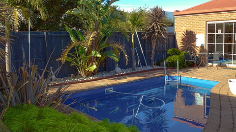 BEST WESTERN Colonial Motor Inn - Accommodation Broadbeach 1