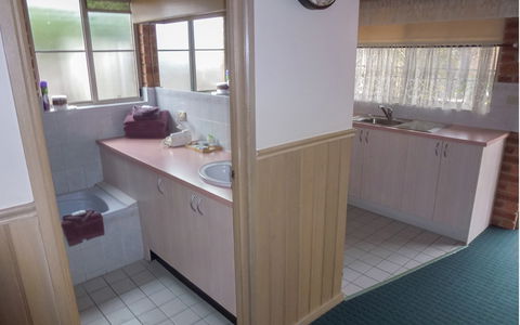 BEST WESTERN Colonial Motor Inn - Accommodation Broadbeach 6
