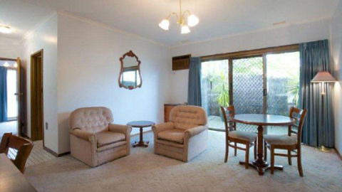 BEST WESTERN Golden Grain Motor Inn - Accommodation Broadbeach 2