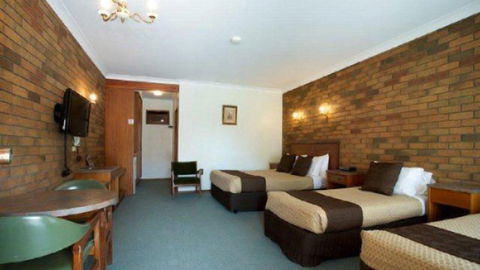 BEST WESTERN Golden Grain Motor Inn - Accommodation Broadbeach 3