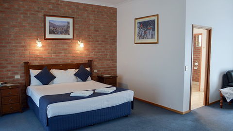 BEST WESTERN Coastal Waters Motor Inn - Accommodation Broadbeach 1