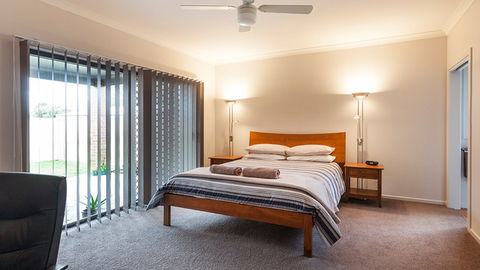 BEST WESTERN Aspen And Apartments - Accommodation Broadbeach 4