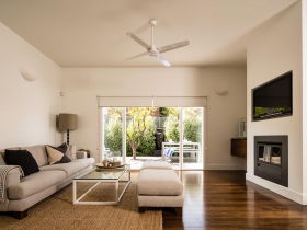 Rosny TAS Accommodation Broadbeach