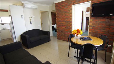 Jacaranda Motel & Holiday Units - Accommodation Broadbeach 1