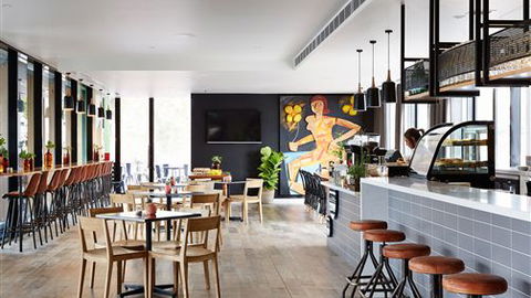 The Schaller Studio - Accommodation Broadbeach 4