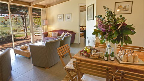 Mt Bellevue - Accommodation Broadbeach 2