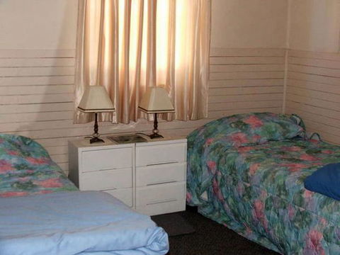 CASS Cottage - Accommodation Broadbeach 2