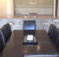 Anchorage by the Lake - Accommodation Broadbeach