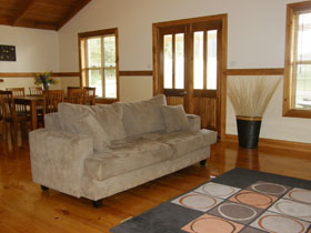 Beachport Retreat - Accommodation Broadbeach 0