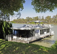 Boats and Bedzzz - The Murray Dream self-contained moored Houseboat - Accommodation Broadbeach