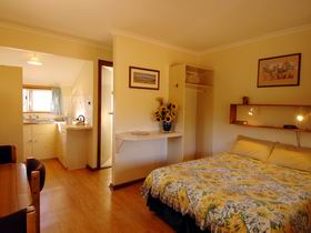 Willow Springs Overseer's Cottage - Accommodation Broadbeach 1