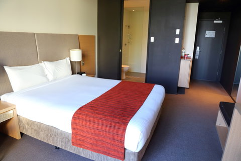 Alpha Hotel Eastern Creek - Accommodation Broadbeach 2