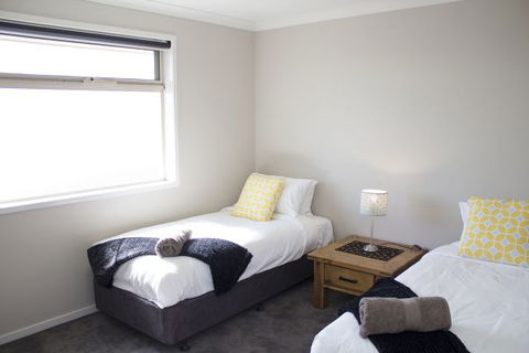 Ballarat Luxury Villas - Accommodation Broadbeach 4