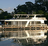 Whitewater Houseboat - Accommodation Broadbeach