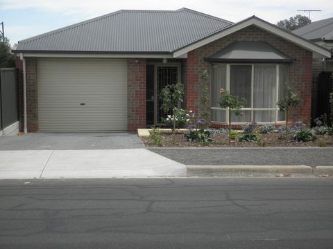 C&C's Bed And Breakfast - Accommodation Broadbeach 1