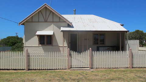 Ellison's Holiday Home - Accommodation Broadbeach 4