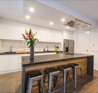 The Bright House - Accommodation Broadbeach