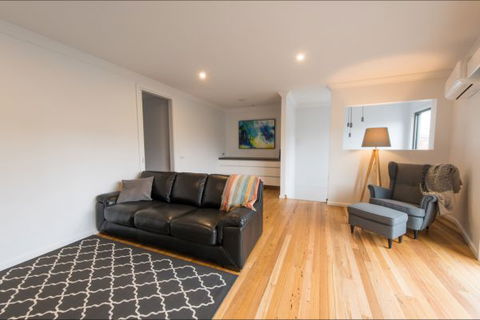 The Bright House - Accommodation Broadbeach 2