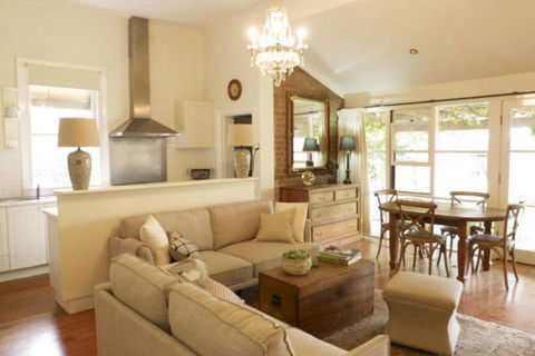 Cadogan Central Luxury - Accommodation Broadbeach 0