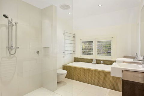 Ellengowan - Accommodation Broadbeach 8