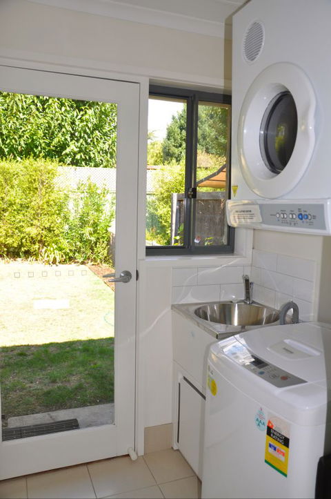 Tessies House - Accommodation Broadbeach 8