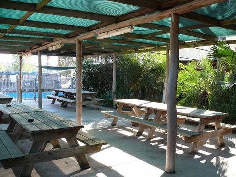 Jambin Hotel-Motel - Accommodation Broadbeach 13