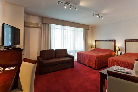 BEST WESTERN Ensenada Motor Inn & Suites - Accommodation Broadbeach 3