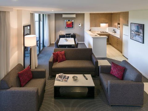 Meriton Serviced Apartments Parramatta - Accommodation Broadbeach 1