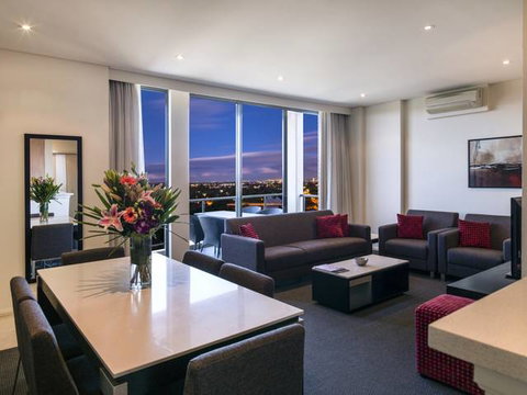 Meriton Serviced Apartments Parramatta - Accommodation Broadbeach 0
