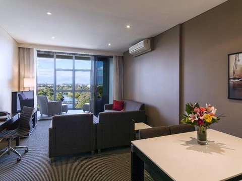Meriton Serviced Apartments Parramatta - Accommodation Broadbeach 2