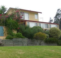 Whitby on Wallis Lakefront Holiday Cottage - Accommodation Broadbeach