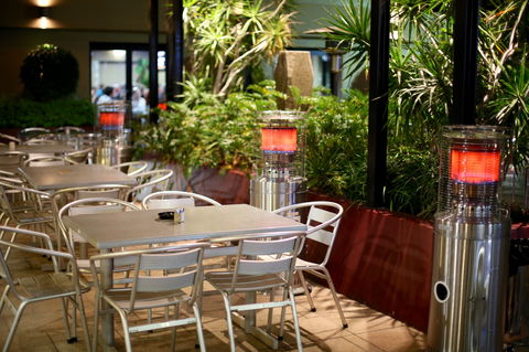 Windsor Castle Hotel - Accommodation Broadbeach 1
