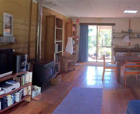 Windrose Bed And Breakfast - Accommodation Broadbeach 3