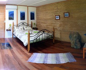 Windrose Bed And Breakfast - Accommodation Broadbeach 2