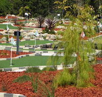 18 Hole Mini Golf - Club Husky - Accommodation Broadbeach