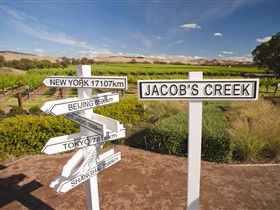 Jacob's Creek Vineyard Tour - Accommodation Broadbeach 1