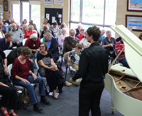 Artists On Parade Art Gallery - Accommodation Broadbeach 2