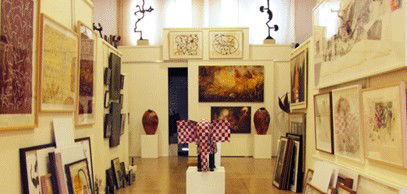 Australian Galleries - Roylston Street - Accommodation Broadbeach 2