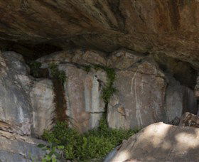 Nanguluwur Rock Art Site And Walk - Accommodation Broadbeach 1