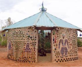 Aladdins Cave Bottlehouse - Accommodation Broadbeach 0