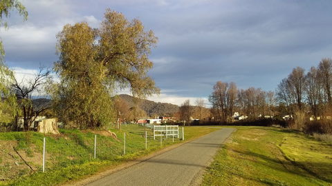 Adelong Falls Walk - Accommodation Broadbeach 1