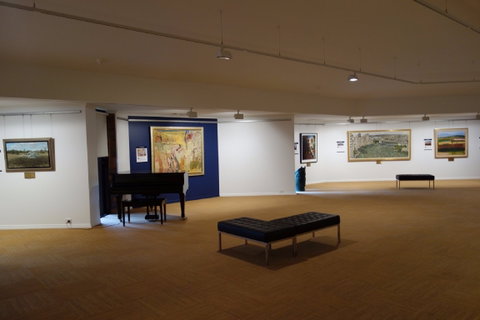 Stanthorpe Regional Art Gallery - Accommodation Broadbeach 1
