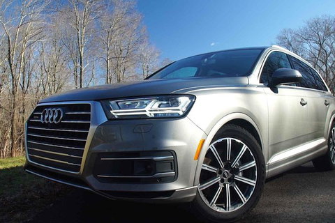 Audi Q7 SUV Melbourne Airport To CBD - Accommodation Broadbeach 2