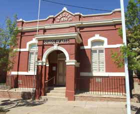 Grenfell NSW Accommodation Broadbeach